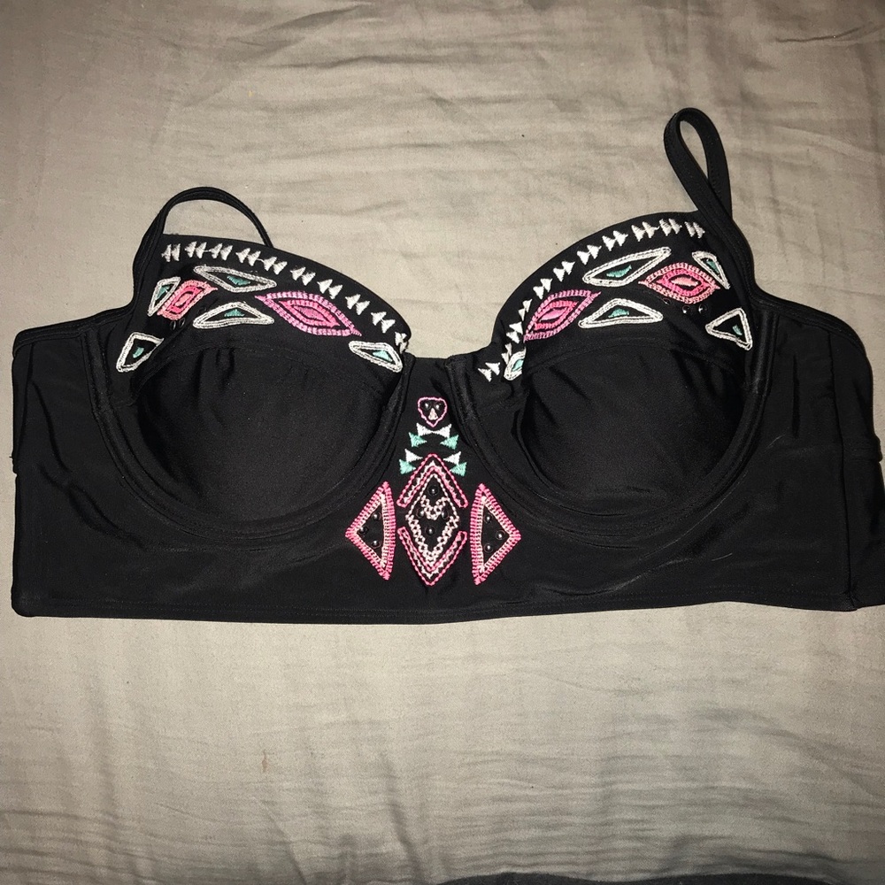 ✖️SOLD✖️ Black Aztec Bra-Style Bikini Top
